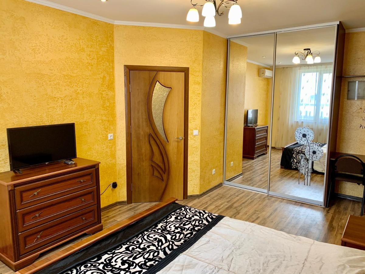Apartment In Center Ivano-Frankivsk Eksteriør bilde