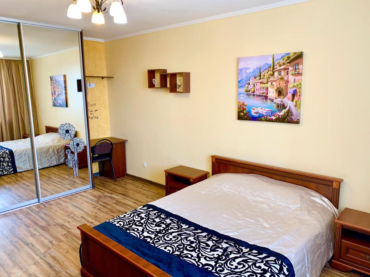 Apartment In Center Ivano-Frankivsk Eksteriør bilde